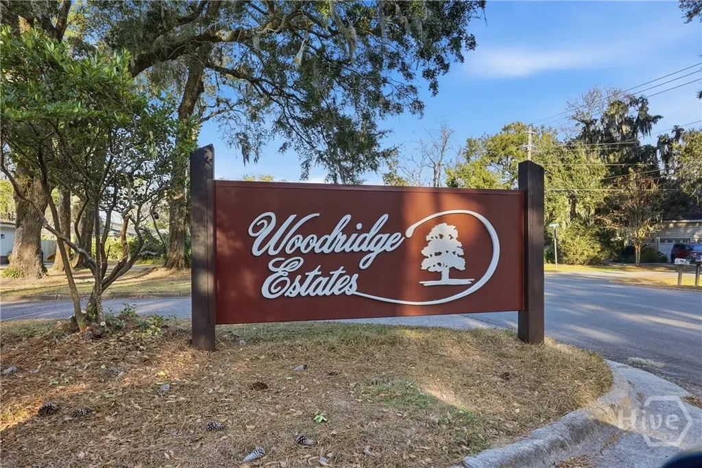 613 Leaning Oaks Drive Savannah GA 31410