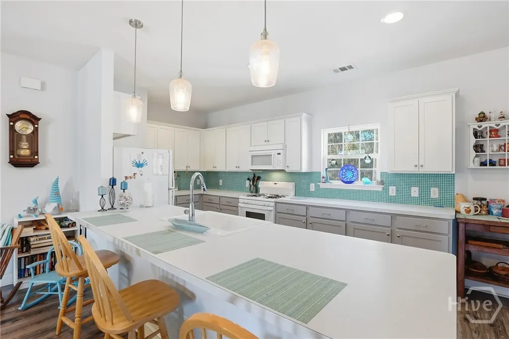 613 Leaning Oaks Drive Savannah GA 31410