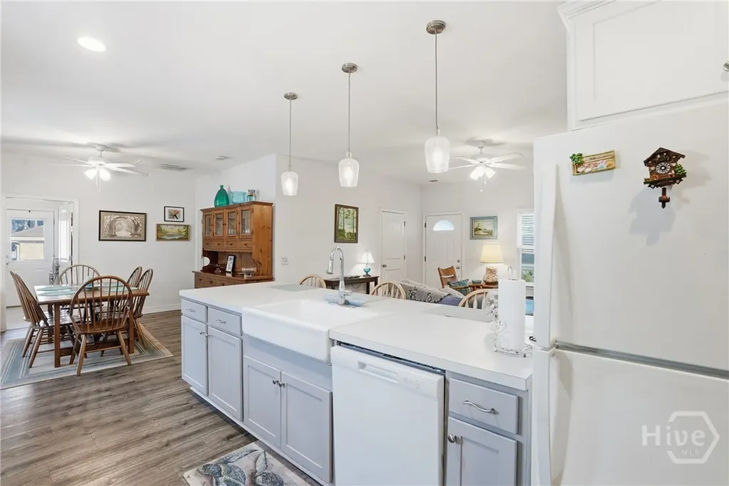 613 Leaning Oaks Drive Savannah GA 31410