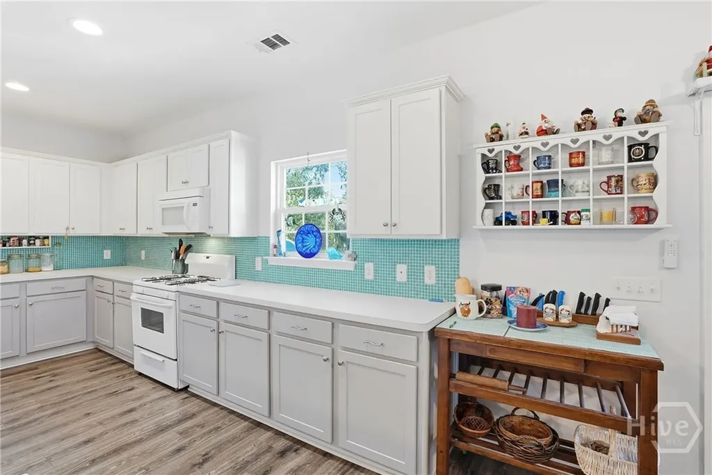 613 Leaning Oaks Drive Savannah GA 31410