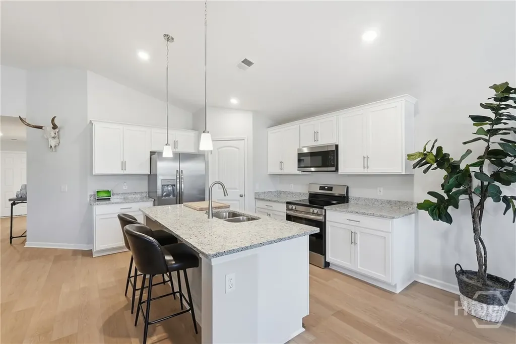 28 Flagler Drive Savannah GA 31419