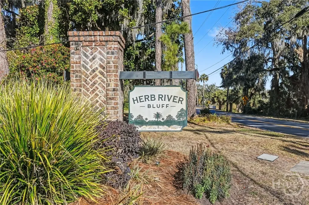 111B Hope Lane Savannah GA 31406