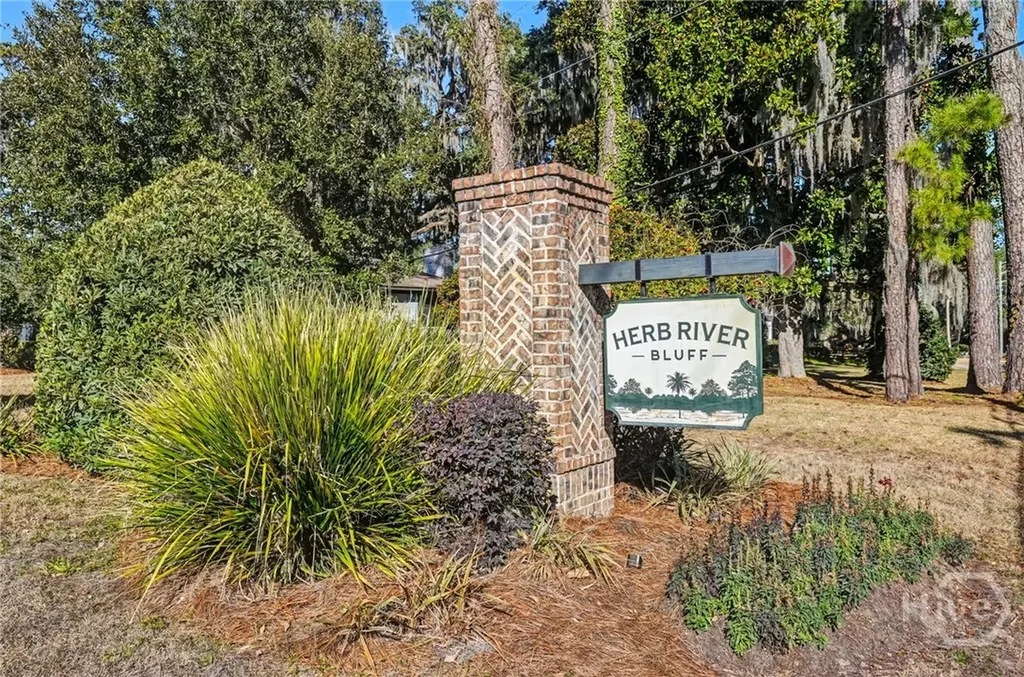 111B Hope Lane Savannah GA 31406