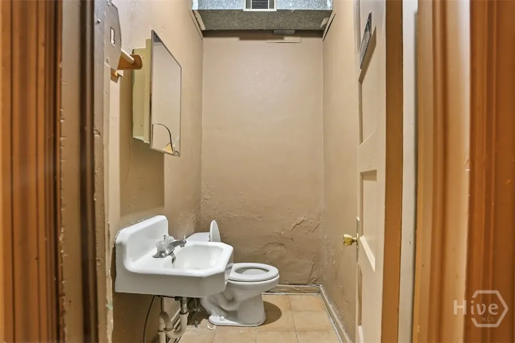 2901 W Bay Street Savannah GA 31408