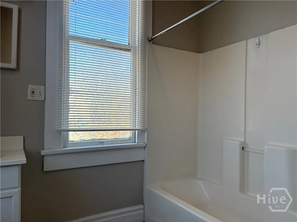 836 E Henry Street Savannah GA 31401