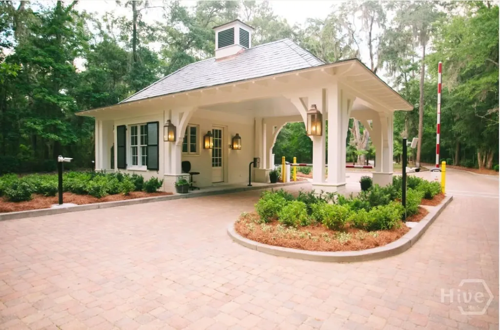 145 Blackjack Oak Drive E Richmond Hill GA 31324