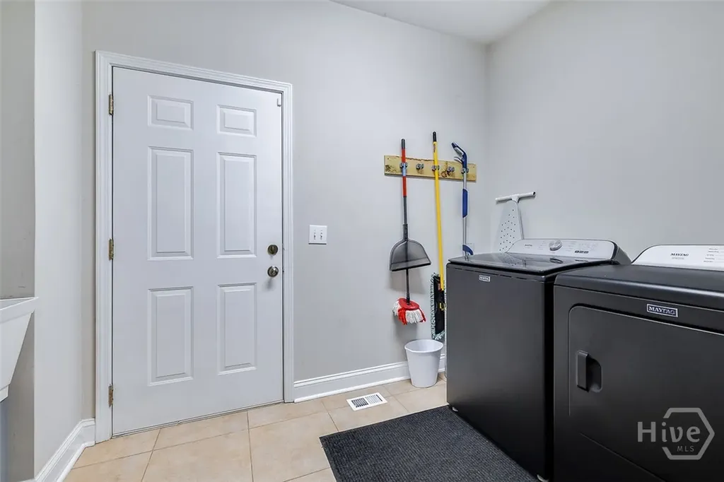 217 Bonaventure Road Thunderbolt GA 31404