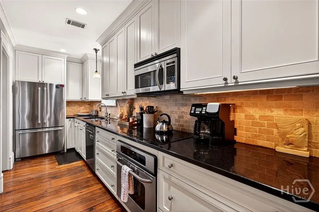 208 E Liberty Street Savannah GA 31401