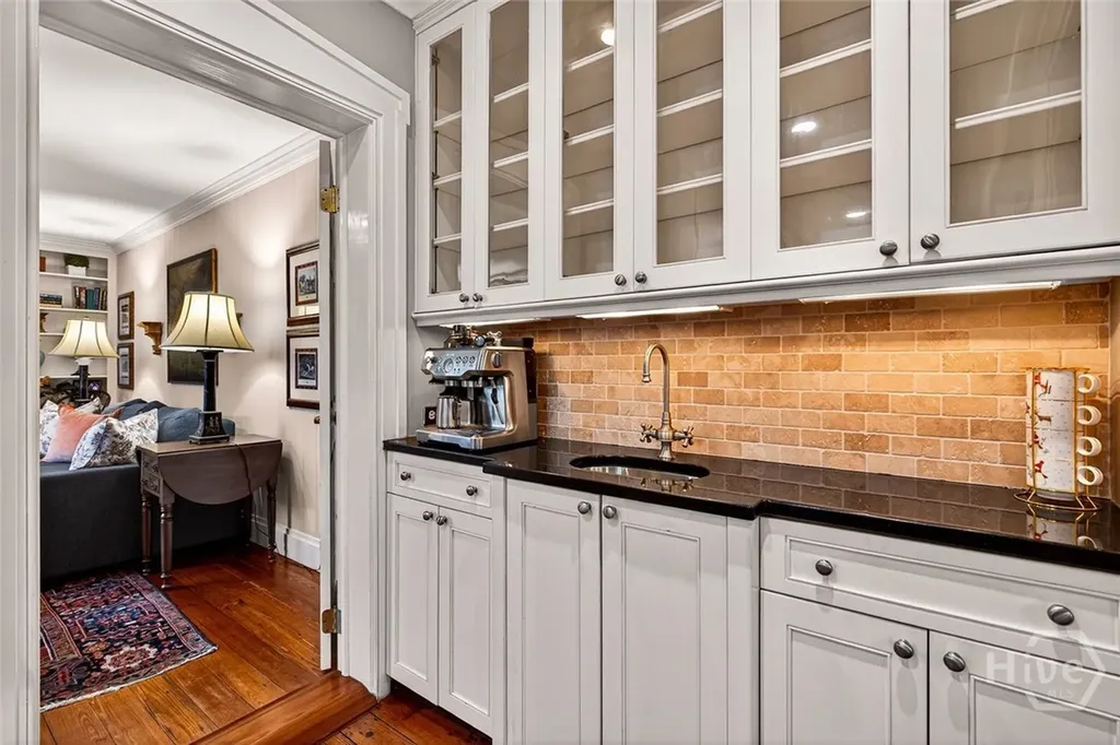 208 E Liberty Street Savannah GA 31401