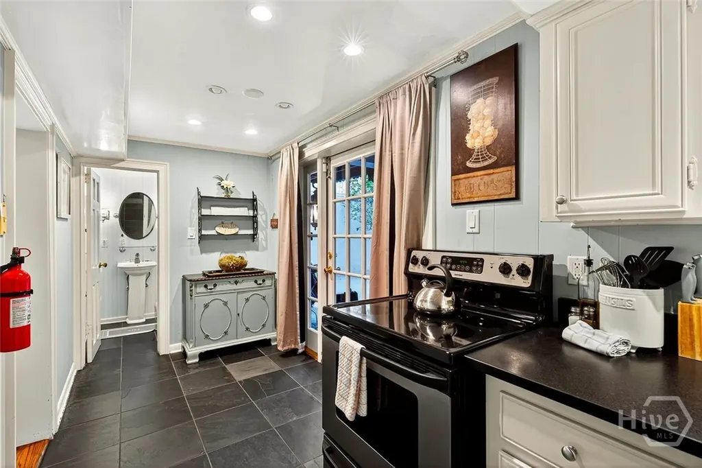 208 E Liberty Street Savannah GA 31401