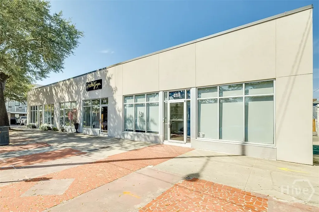 215 E Broad Street Savannah GA 31401