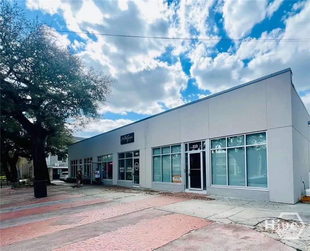 215 E Broad Street Savannah GA 31401