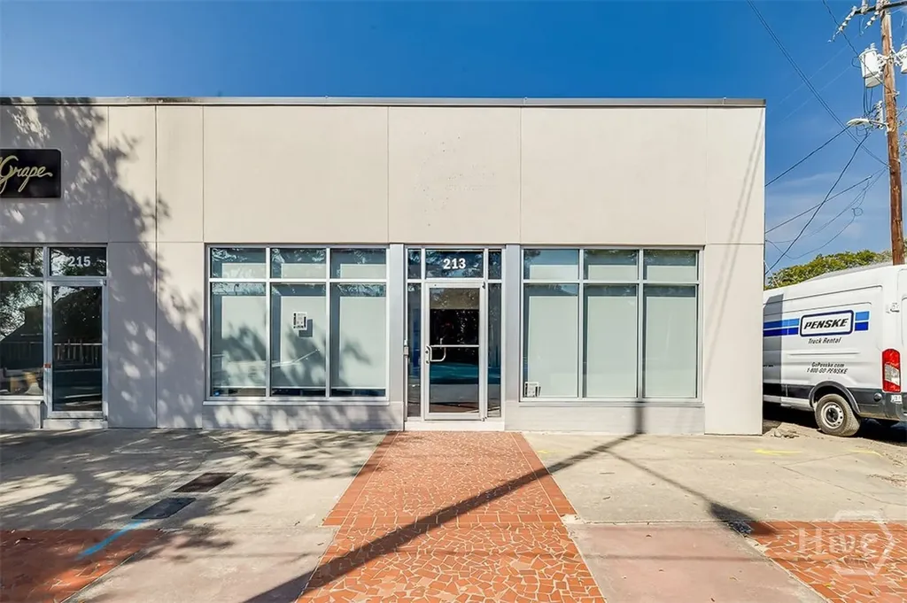215 E Broad Street Savannah GA 31401