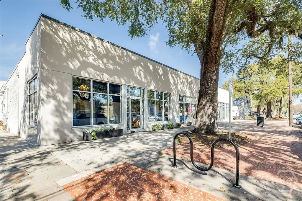 215 E Broad Street Savannah GA 31401