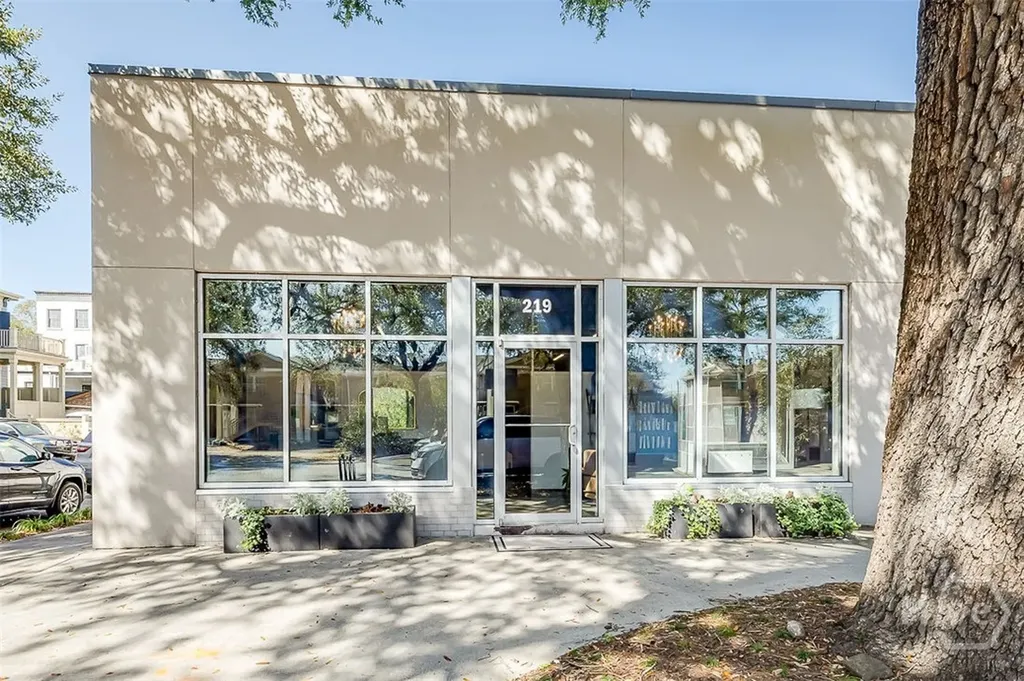 215 E Broad Street Savannah GA 31401