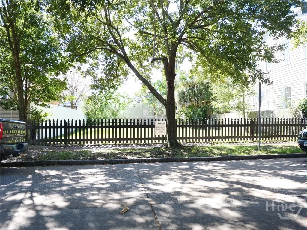 217 E Park Avenue Savannah GA 31401