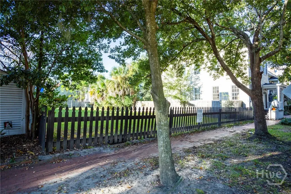 217 E Park Avenue Savannah GA 31401