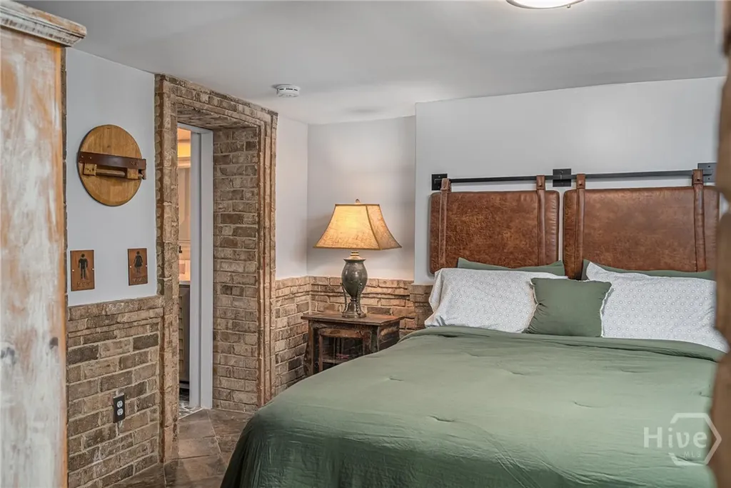 405 E Liberty Street Savannah GA 31401