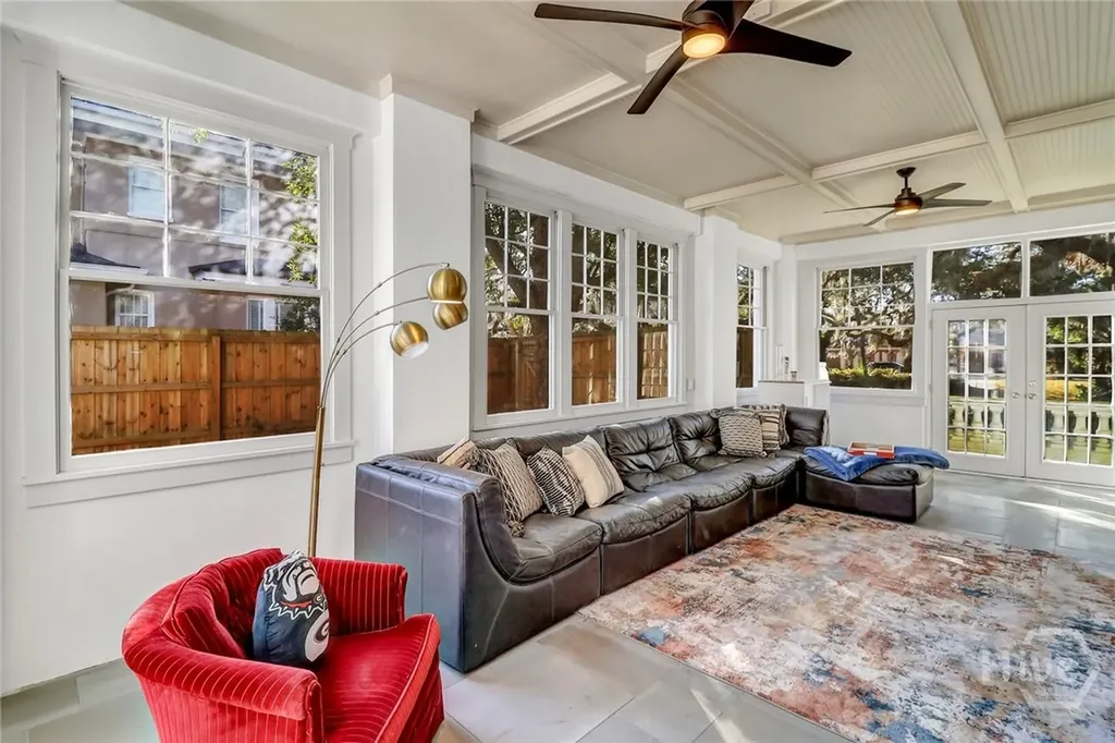 602 E Victory Drive Savannah GA 31405