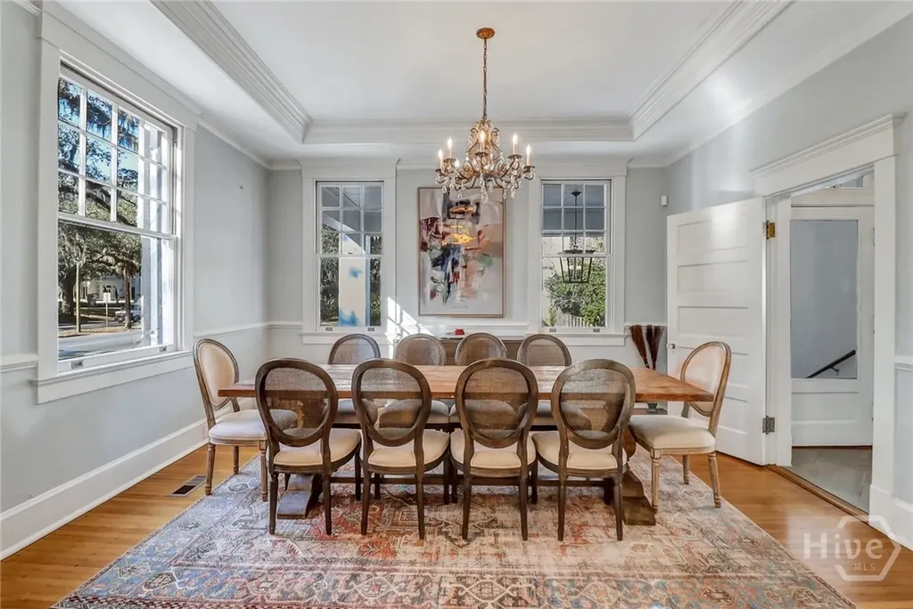 602 E Victory Drive Savannah GA 31405