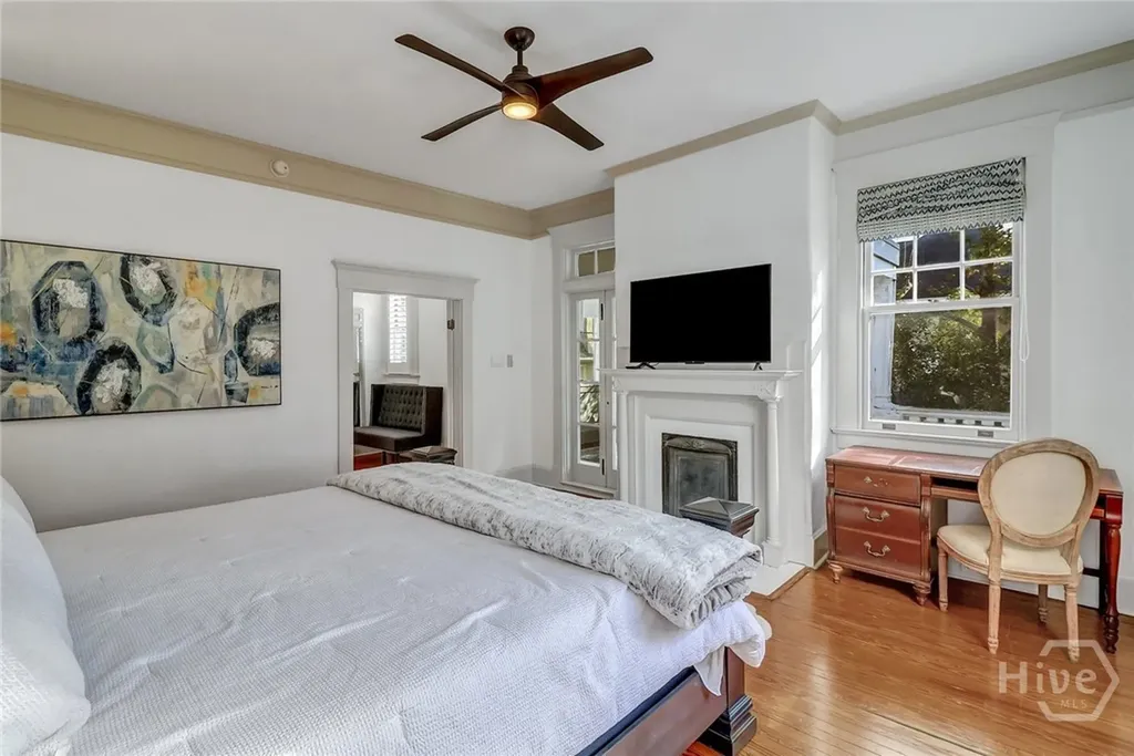 602 E Victory Drive Savannah GA 31405