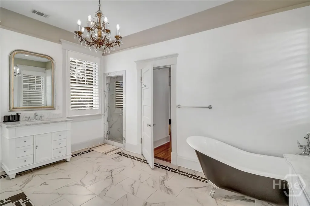602 E Victory Drive Savannah GA 31405