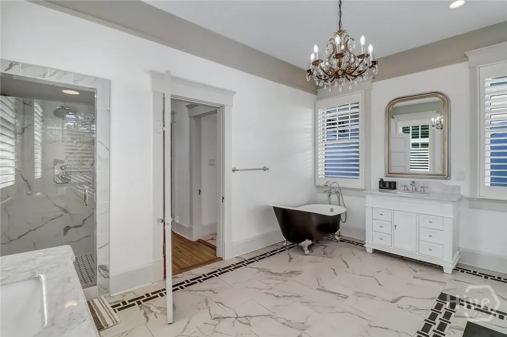 602 E Victory Drive Savannah GA 31405