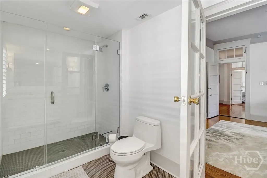 602 E Victory Drive Savannah GA 31405