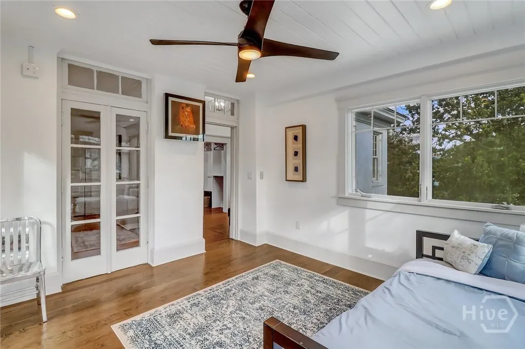 602 E Victory Drive Savannah GA 31405