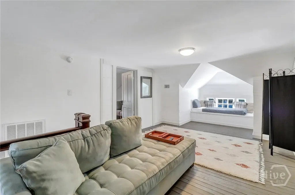 602 E Victory Drive Savannah GA 31405