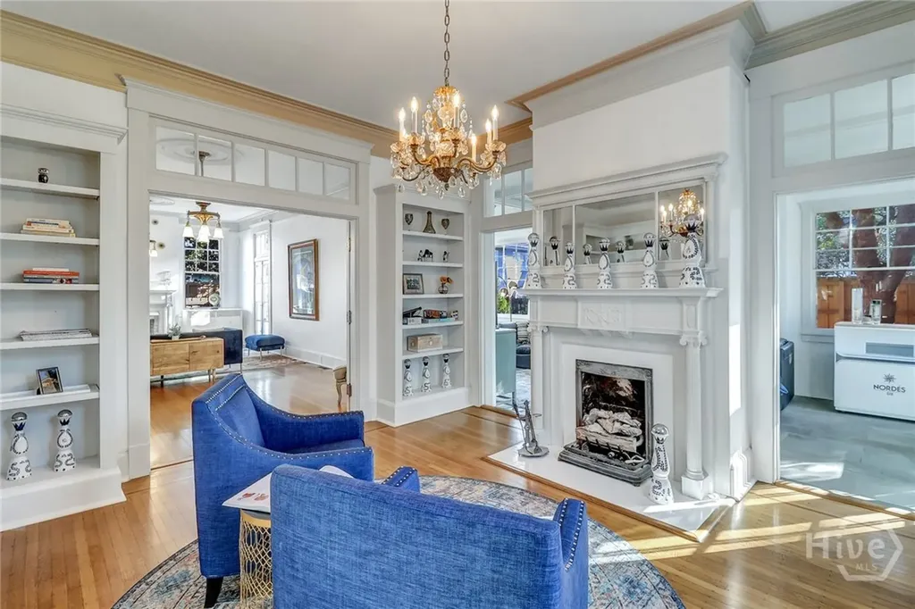 602 E Victory Drive Savannah GA 31405
