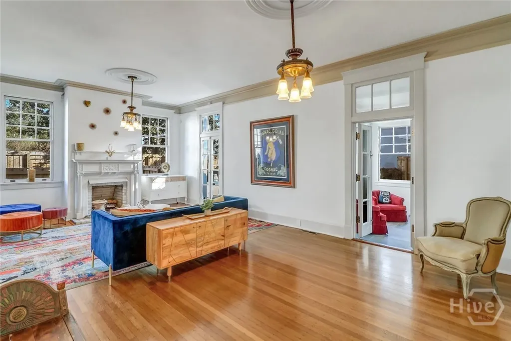 602 E Victory Drive Savannah GA 31405