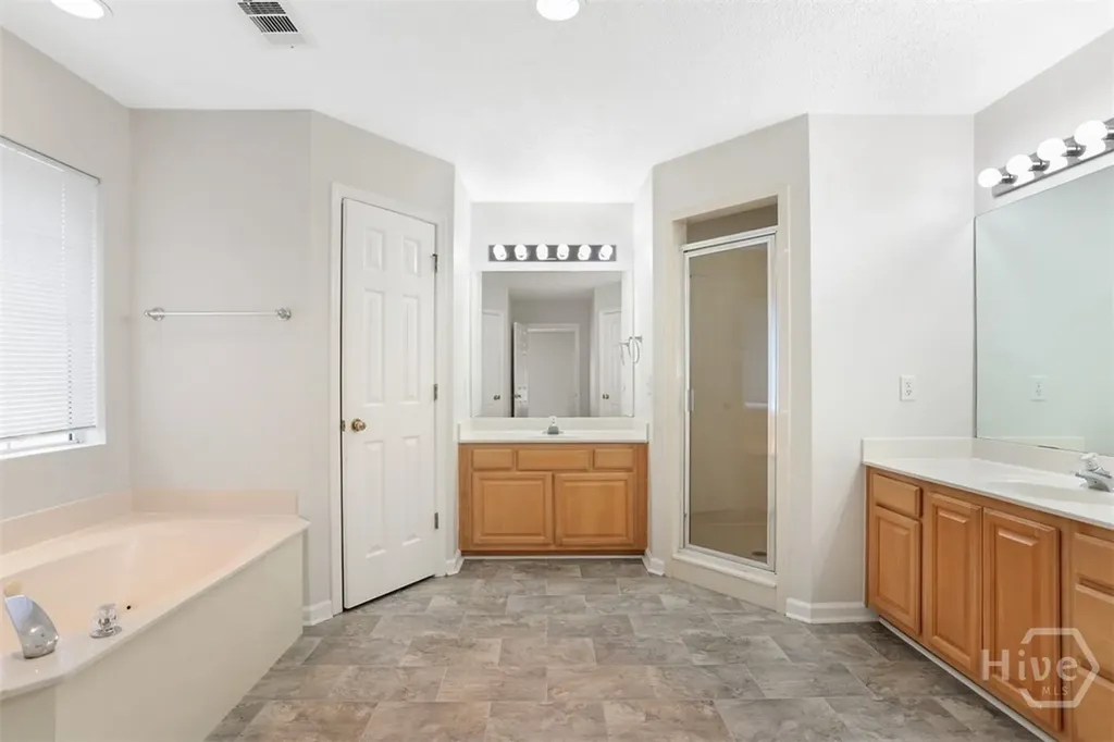 105 Laurens Lane Savannah GA 31419