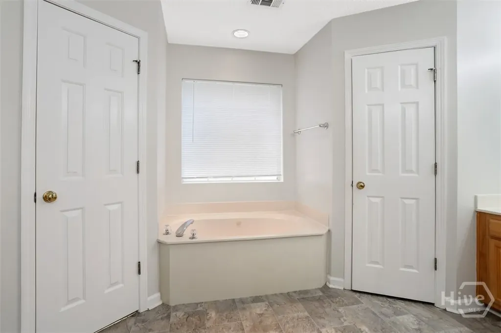 105 Laurens Lane Savannah GA 31419