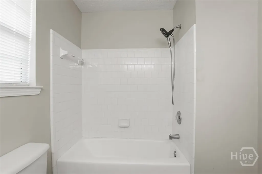 105 Laurens Lane Savannah GA 31419