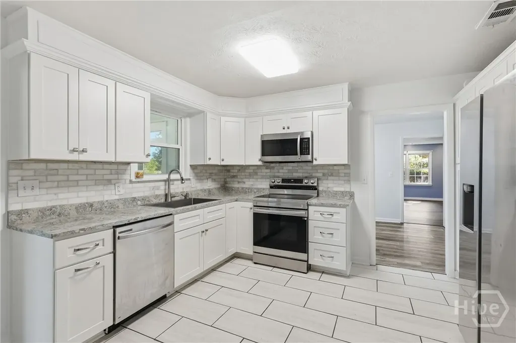 1613 Lake Drive Midway GA 31320