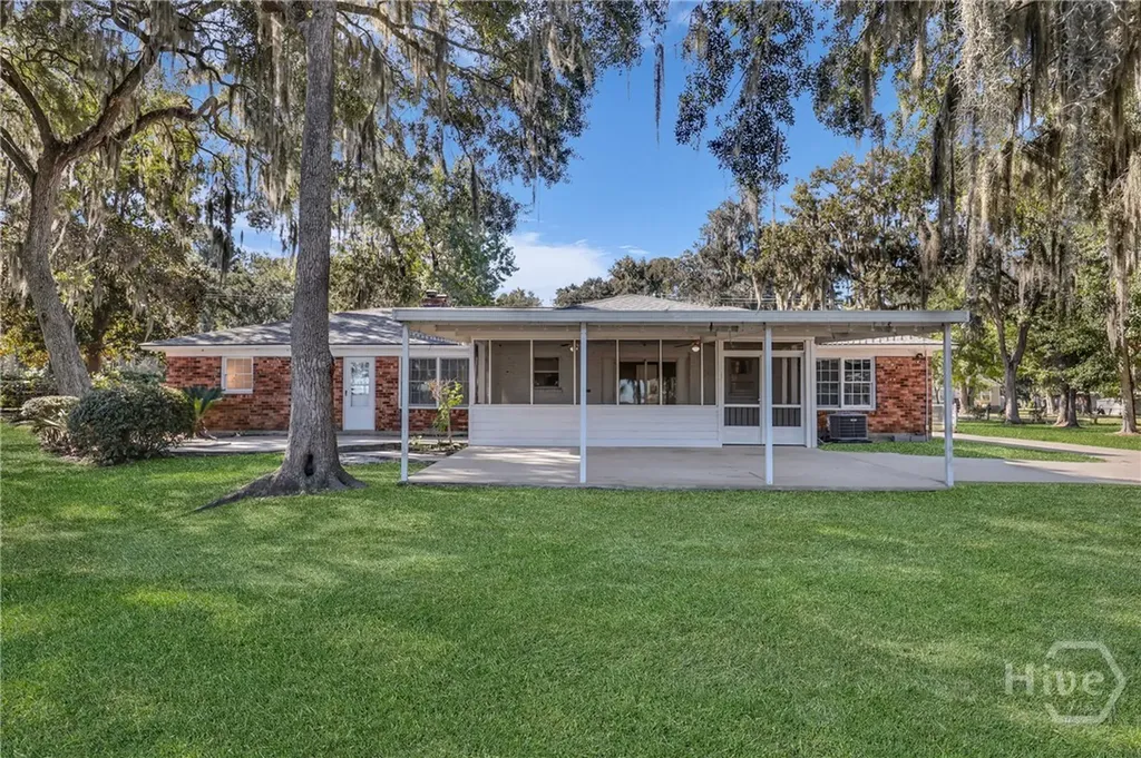 1613 Lake Drive Midway GA 31320