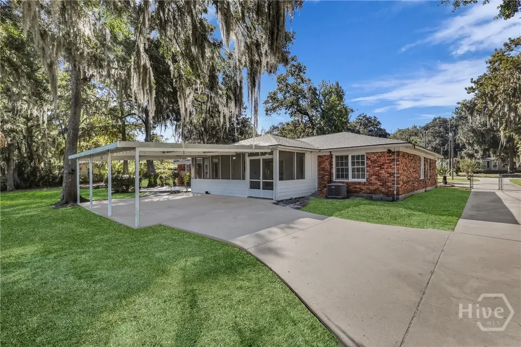 1613 Lake Drive Midway GA 31320