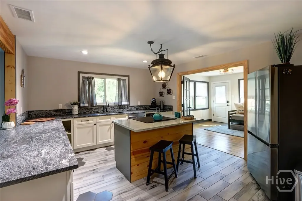 171 Smith Avenue Savannah GA 31408