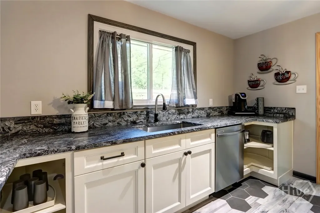 171 Smith Avenue Savannah GA 31408