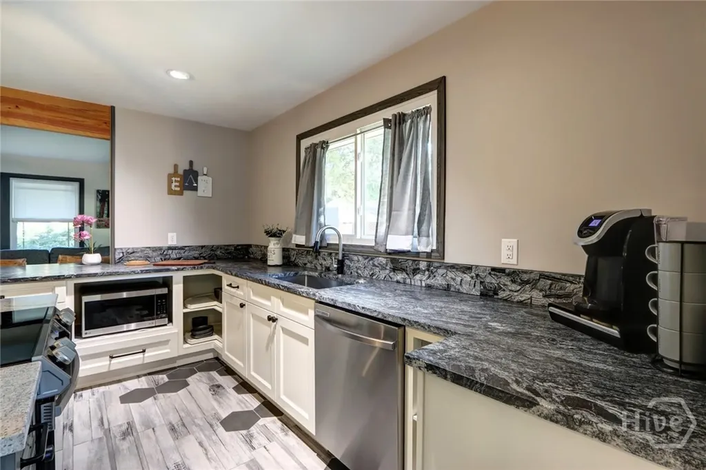 171 Smith Avenue Savannah GA 31408