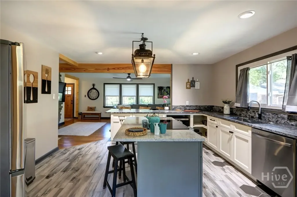 171 Smith Avenue Savannah GA 31408