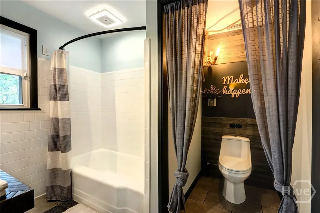 171 Smith Avenue Savannah GA 31408