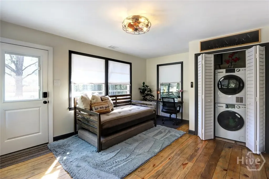 171 Smith Avenue Savannah GA 31408