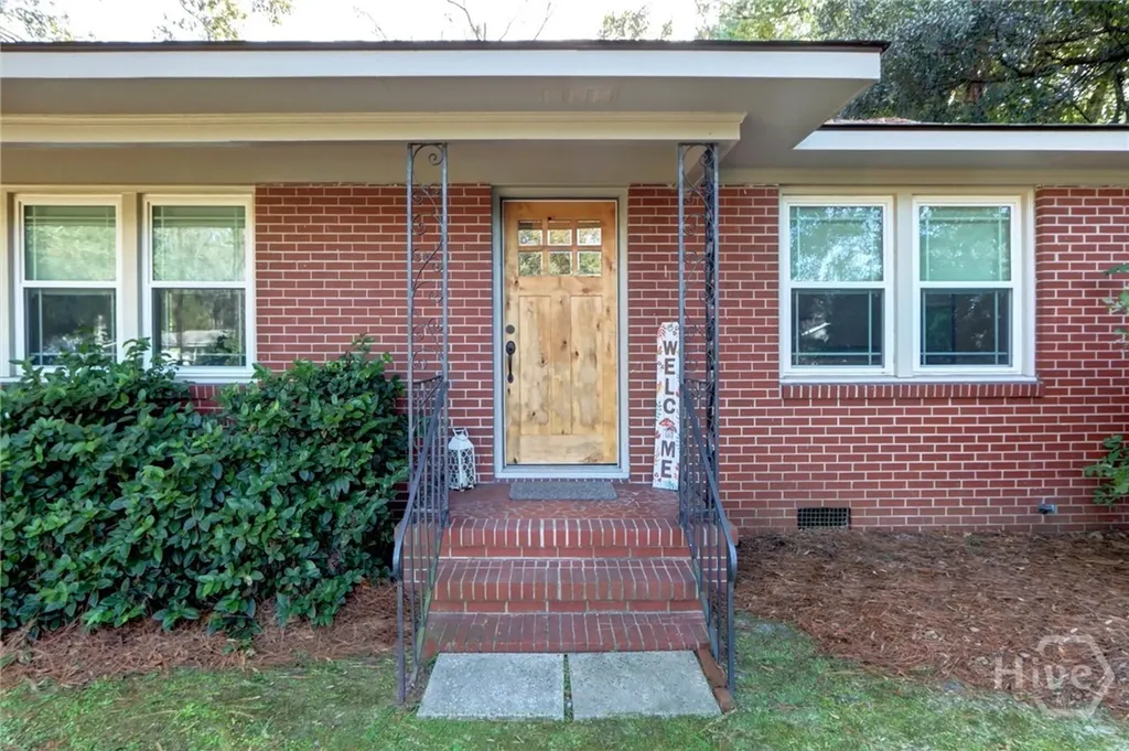 171 Smith Avenue Savannah GA 31408