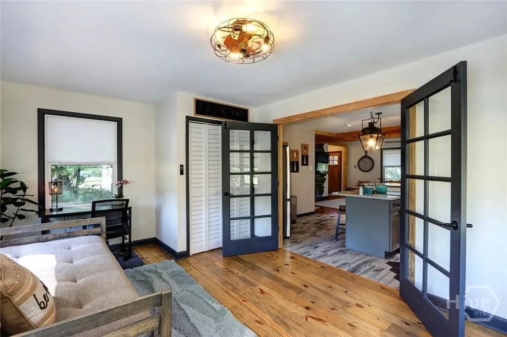 171 Smith Avenue Savannah GA 31408