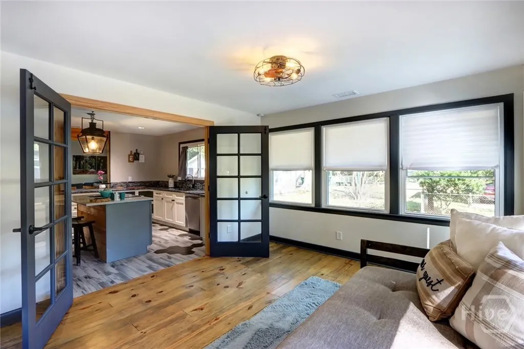 171 Smith Avenue Savannah GA 31408