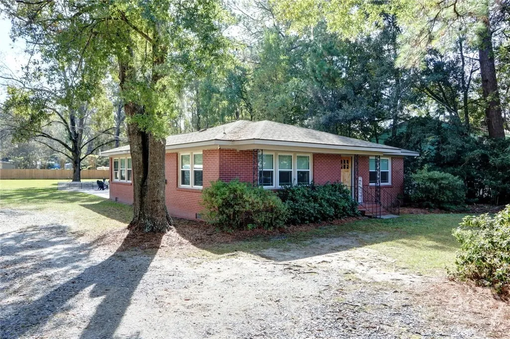 171 Smith Avenue Savannah GA 31408