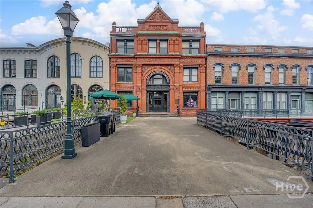 100 E Bay Street Savannah GA 31401