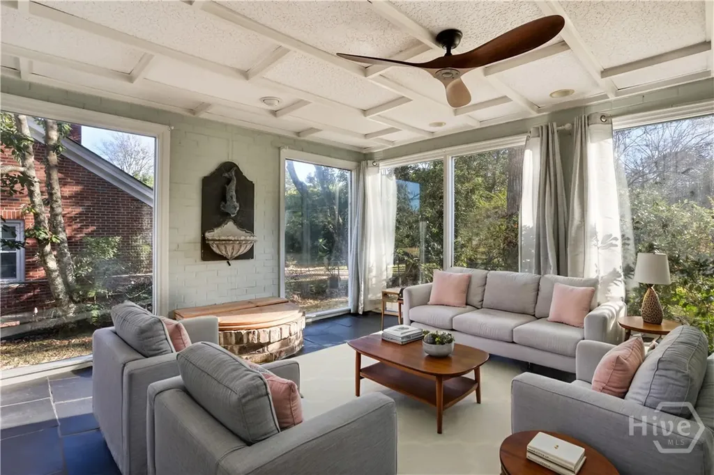 23 E 65th Street Savannah GA 31405